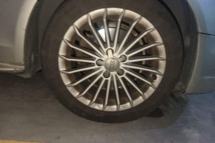 Used Audi A4L 2016 35 TFSI Collection Edition S line Comfort Model Right Front Wheel Hub
