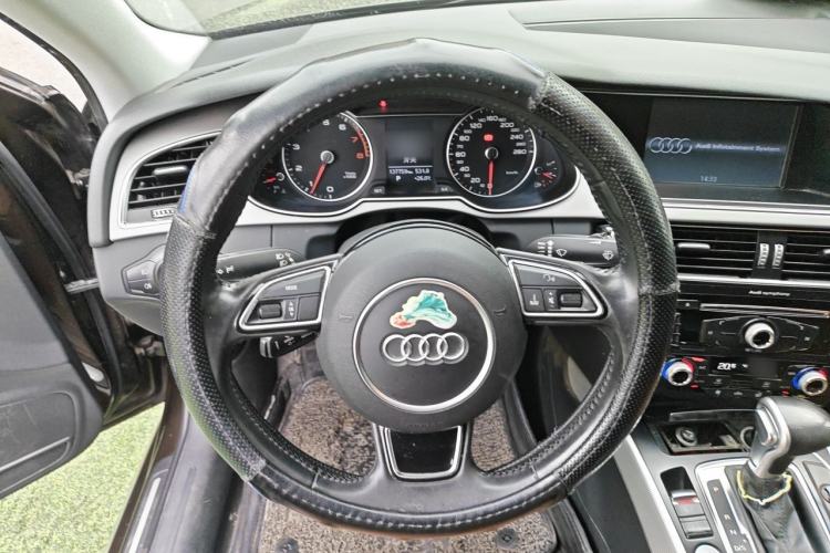 Used Audi A4L 2016 35 TFSI Collector's Edition Automatic Standard Model Steering Wheel