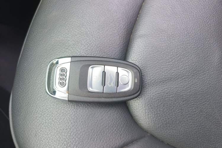 Used Audi A4L 2016 35 TFSI Collection Edition S line Comfort Model Vehicle Key