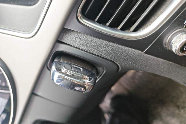 Used Audi A4L 2016 35 TFSI Collector's Edition Automatic Standard Model Vehicle Key