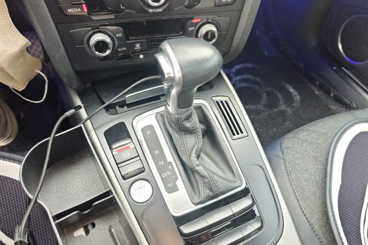 Used Audi A4L 2016 35 TFSI Automatic Standard Model Gear Lever
