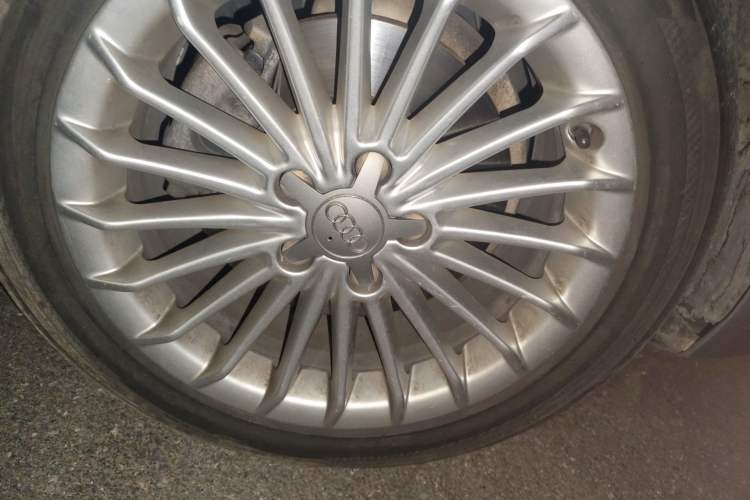 Used Audi A4L 2016 35 TFSI Collection Edition S line Comfort Model Right Front Wheel Hub