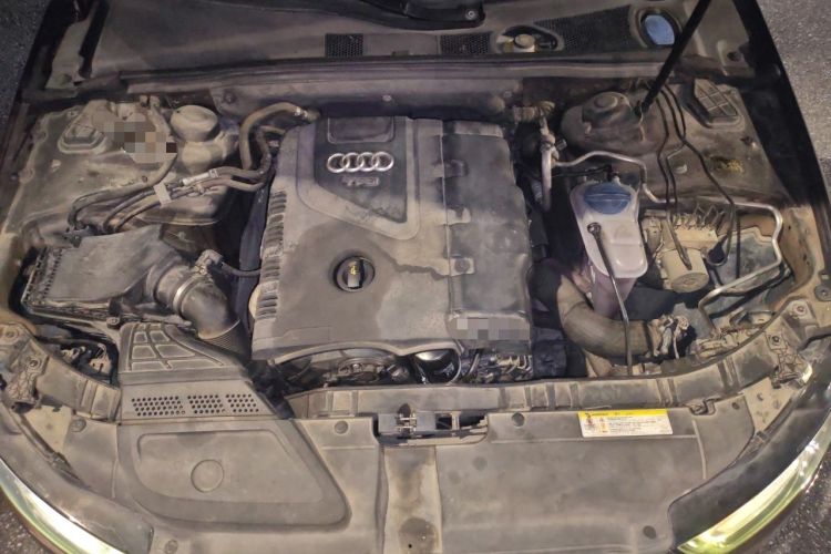 Used Audi A4L 2016 30 TFSI Collector's Edition Automatic Comfort Model Engine Bay