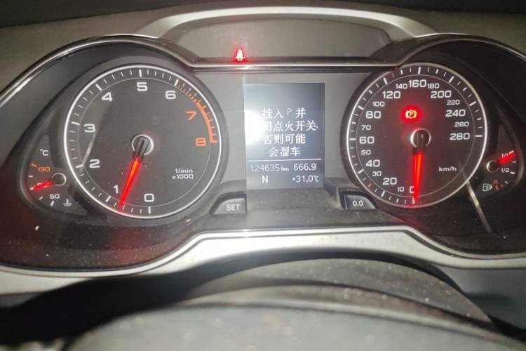 Used Audi A4L 2016 30 TFSI Collector's Edition Automatic Comfort Model Odometer Close Up