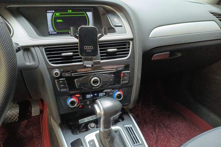Used Audi A4L 2016 35 TFSI Collector's Edition Automatic Standard Model Audio And AC Panel