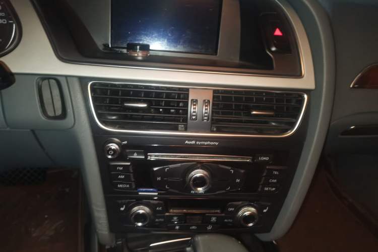 Used Audi A4L 2016 35 TFSI Collection Edition S line Comfort Model Audio And AC Panel