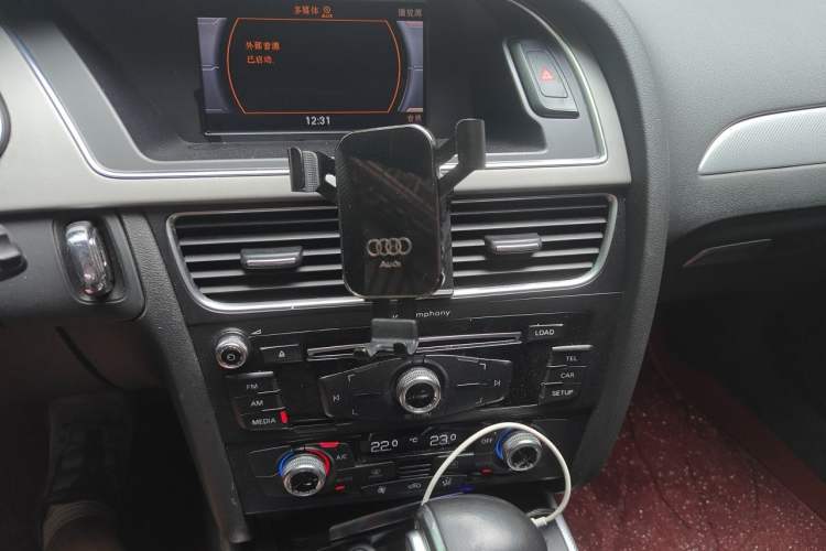 Used Audi A4L 2016 35 TFSI Collector's Edition Automatic Standard Model Audio And AC Panel
