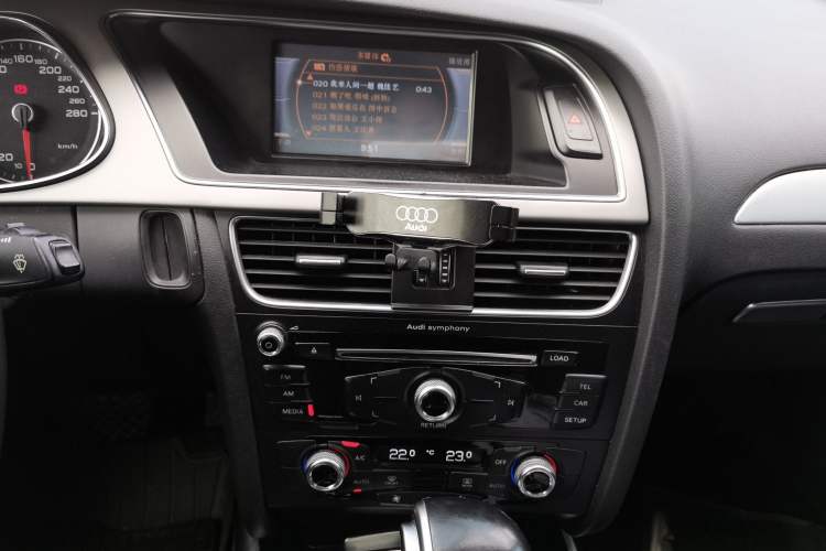 Used Audi A4L 2016 35 TFSI Collector's Edition Automatic Standard Model Audio And AC Panel