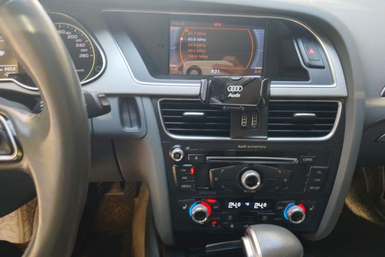 Used Audi A4L 2016 35 TFSI Collection Edition S line Comfort Model Audio And AC Panel