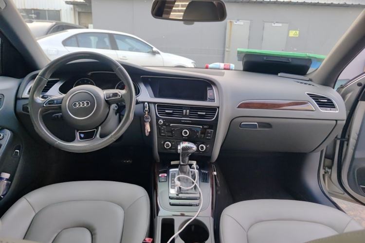 Used Audi A4L 2016 35 TFSI Automatic Comfort Model Center Console