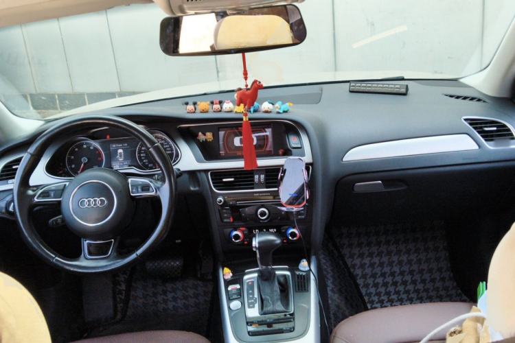 Used Audi A4L 2016 35 TFSI Collector's Edition Automatic Standard Model Center Console
