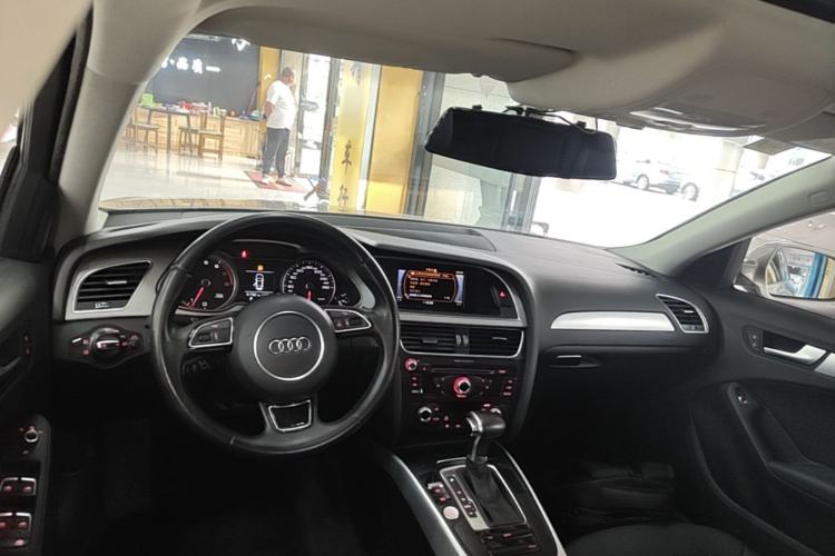 Used Audi A4L 2016 35 TFSI Collector's Edition Automatic Standard Model Center Console