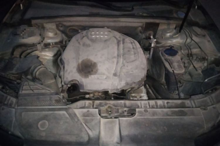 Used Audi A4L 2016 35 TFSI Collector's Edition Automatic Standard Model Engine Bay