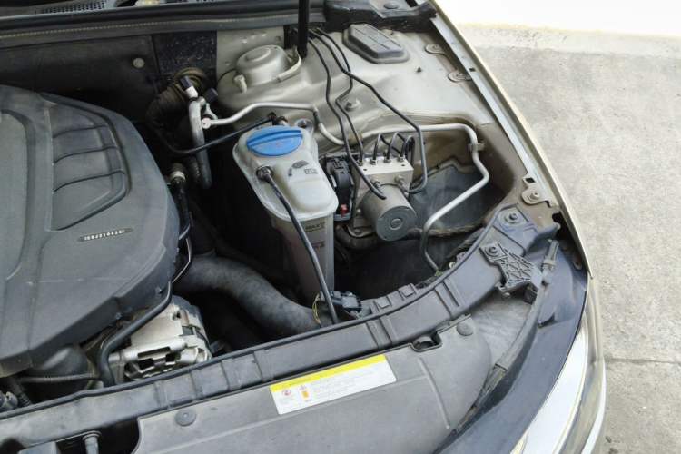 Used Audi A4L 2016 35 TFSI Collector's Edition Automatic Standard Model Engine Bay Left
