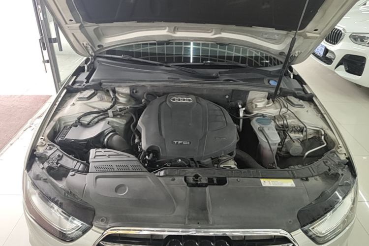 Used Audi A4L 2016 35 TFSI Collector's Edition Automatic Standard Model Engine Bay