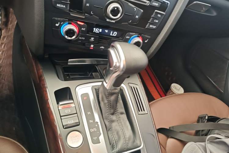 Used Audi A4L 2016 35 TFSI Collection Edition S line Comfort Model Gear Lever