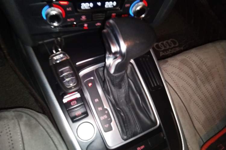 Used Audi A4L 2016 35 TFSI Collector's Edition Automatic Standard Model Gear Lever