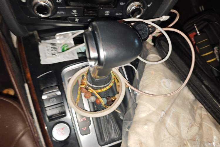 Used Audi A4L 2016 35 TFSI Automatic Comfort Model Gear Lever