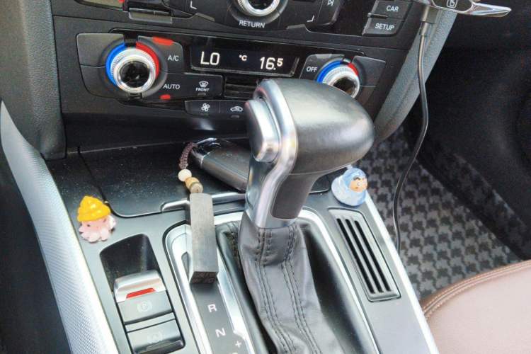 Used Audi A4L 2016 35 TFSI Collector's Edition Automatic Standard Model Gear Lever