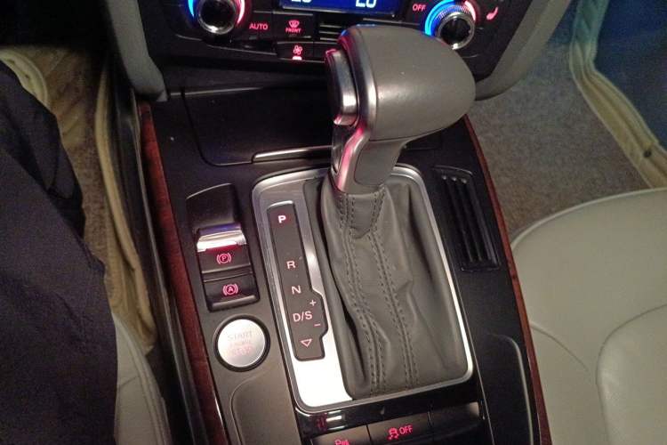 Used Audi A4L 2016 35 TFSI Collector's Edition Automatic Standard Model Gear Lever