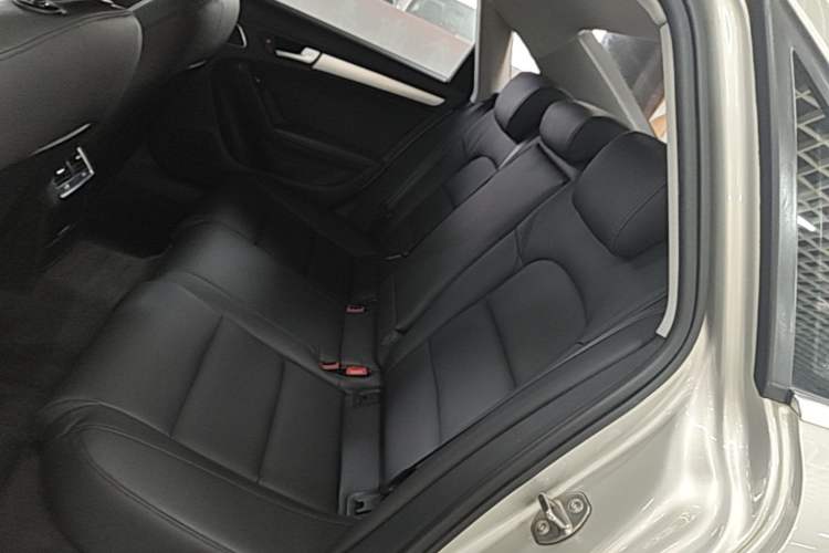Used Audi A4L 2016 35 TFSI Collector's Edition Automatic Standard Model Left Rear Seat