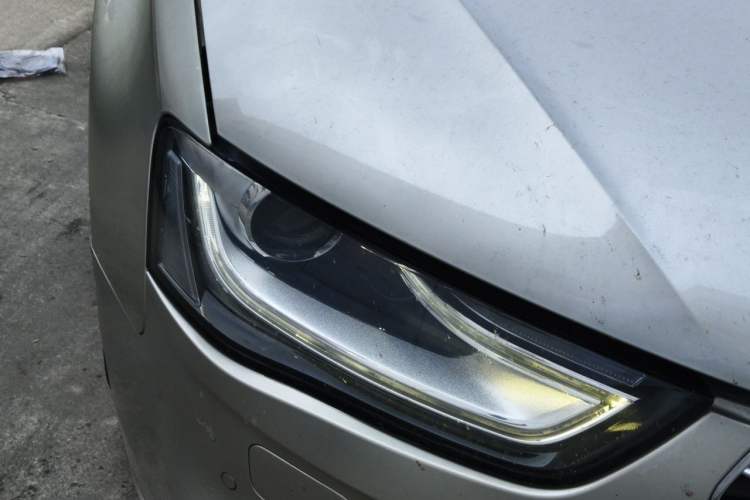 Used Audi A4L 2016 35 TFSI Collector's Edition Automatic Standard Model Right Front Headlight
