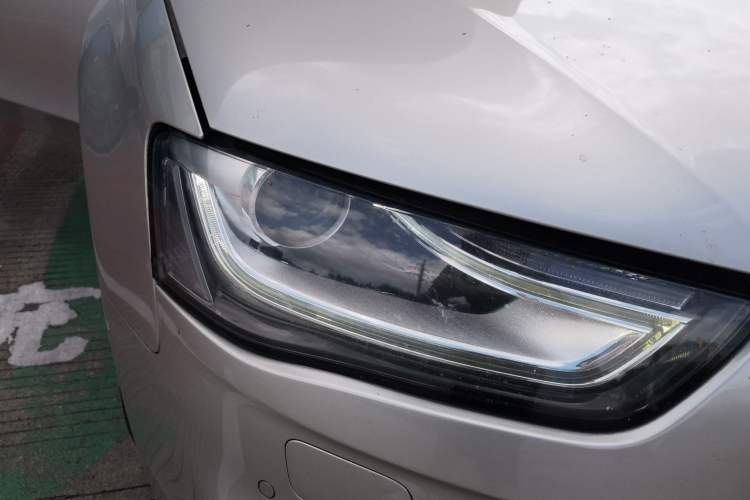 Used Audi A4L 2016 35 TFSI Collector's Edition Automatic Standard Model Right Front Headlight