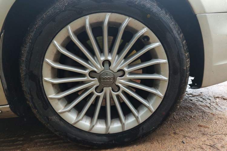 Used Audi A4L 2016 35 TFSI Collection Edition S line Comfort Model Right Front Wheel Hub