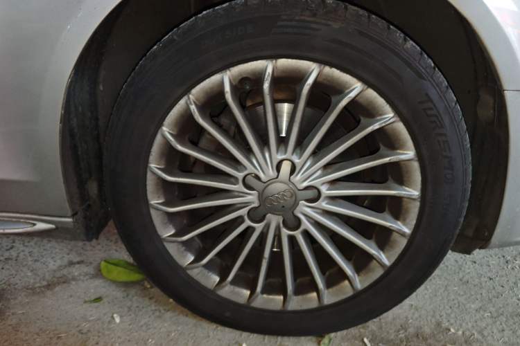 Used Audi A4L 2016 35 TFSI Automatic Comfort Model Right Front Wheel Hub
