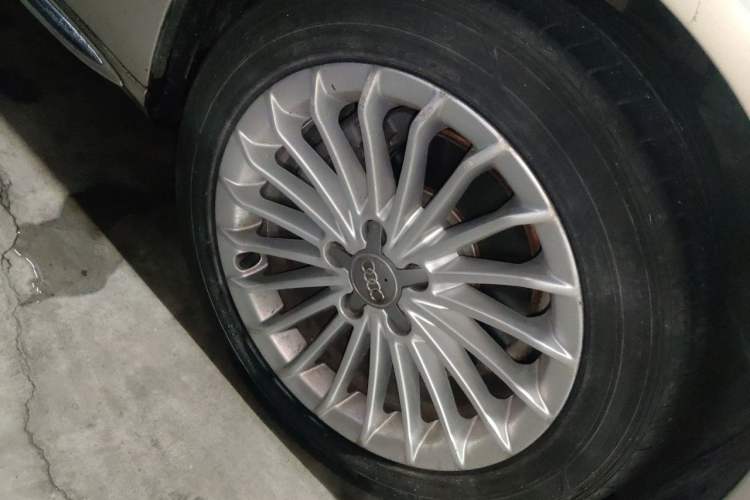 Used Audi A4L 2016 35 TFSI Collector's Edition Automatic Standard Model Right Front Wheel Hub