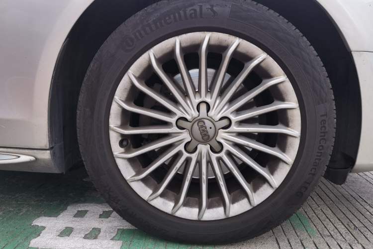 Used Audi A4L 2016 35 TFSI Collector's Edition Automatic Standard Model Right Front Wheel Hub