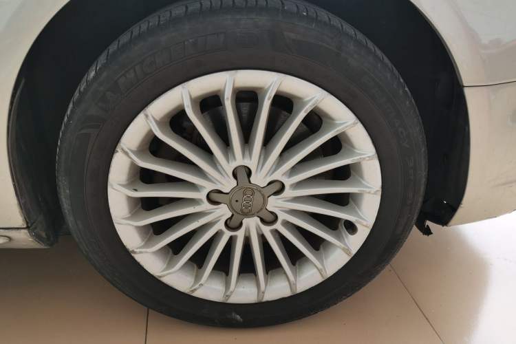 Used Audi A4L 2016 35 TFSI Collector's Edition Automatic Standard Model Right Front Wheel Hub