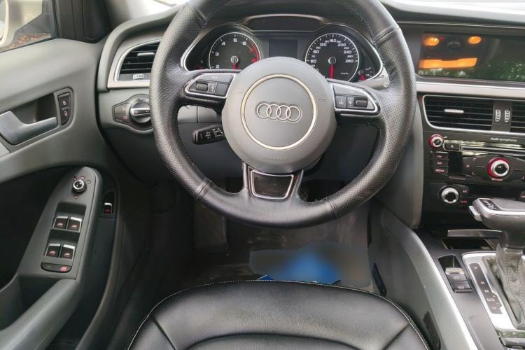 Used Audi A4L 2016 35 TFSI Collection Edition S line Comfort Model Steering Wheel