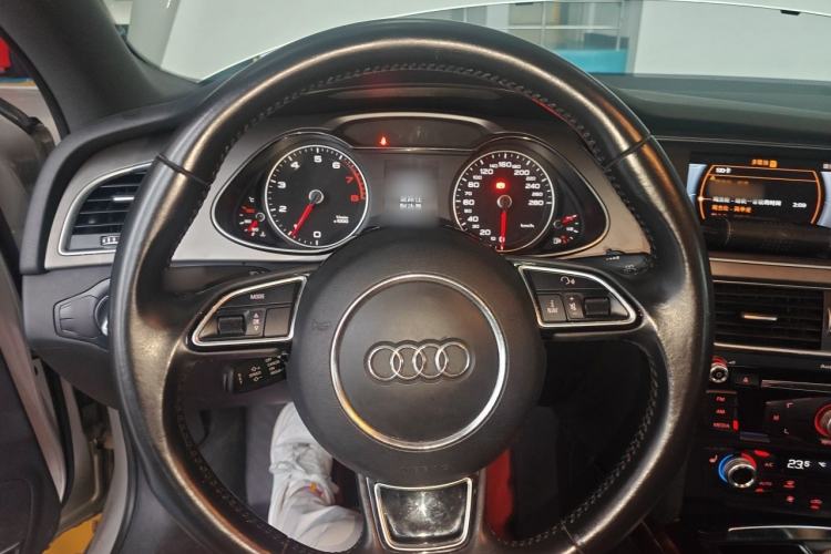 Used Audi A4L 2016 35 TFSI Collection Edition S line Comfort Model Steering Wheel