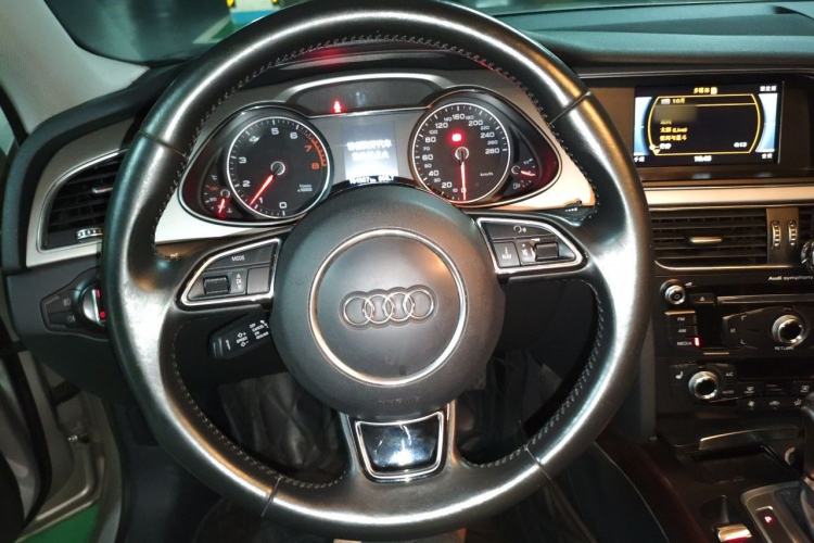 Used Audi A4L 2016 35 TFSI Collection Edition S line Comfort Model Steering Wheel