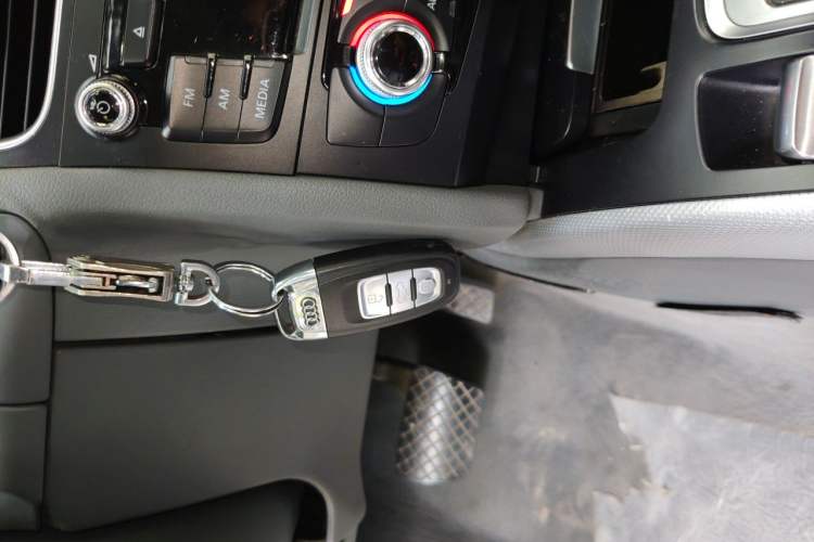 Used Audi A4L 2016 35 TFSI Collection Edition S line Comfort Model Vehicle Key