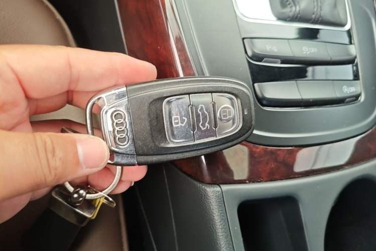 Used Audi A4L 2016 35 TFSI Collection Edition S line Comfort Model Vehicle Key