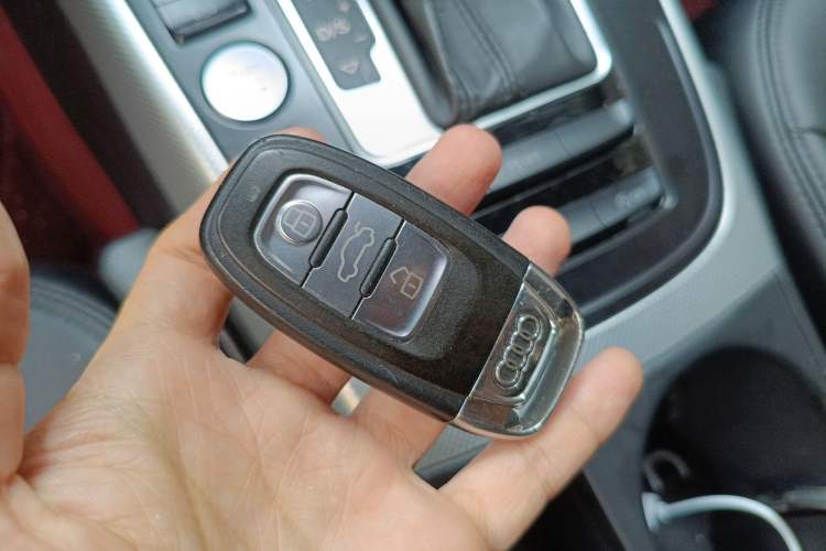 Used Audi A4L 2016 35 TFSI Collector's Edition Automatic Standard Model Vehicle Key