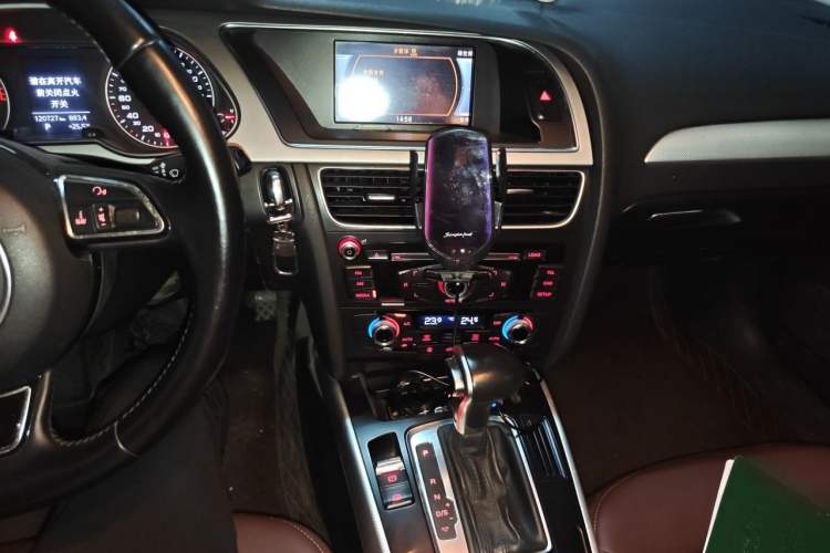 Used Audi A4L 2016 35 TFSI Collector's Edition Automatic Standard Model Audio And AC Panel