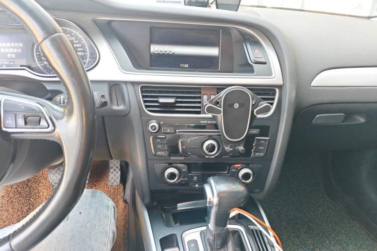 Used Audi A4L 2016 35 TFSI Collector's Edition Automatic Standard Model Audio And AC Panel