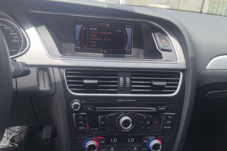 Used Audi A4L 2016 35 TFSI Collector's Edition Automatic Standard Model Audio And AC Panel