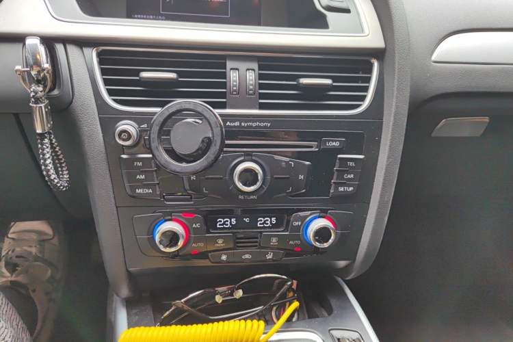 Used Audi A4L 2016 35 TFSI Automatic Standard Model Audio And AC Panel