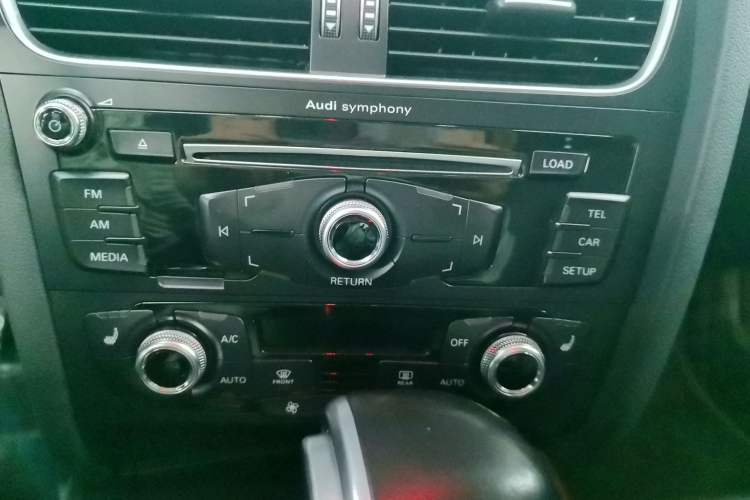 Used Audi A4L 2016 35 TFSI Collection Edition S line Comfort Model Audio And AC Panel