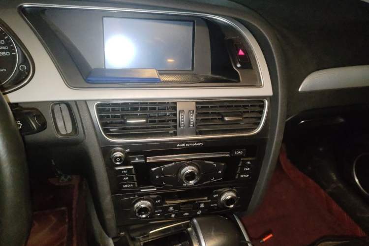 Used Audi A4L 2016 45 TFSI quattro Individual Sport Edition Audio And AC Panel
