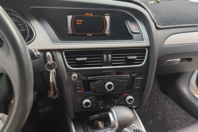 Used Audi A4L 2016 35 TFSI Automatic Standard Model Audio And AC Panel
