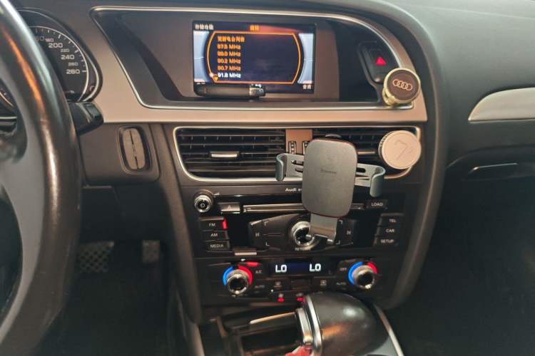 Used Audi A4L 2016 35 TFSI Collector's Edition Automatic Standard Model Audio And AC Panel