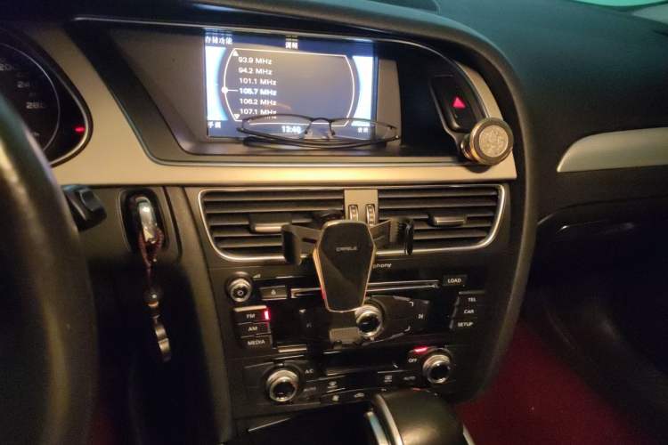 Used Audi A4L 2016 35 TFSI Collector's Edition Automatic Standard Model Audio And AC Panel
