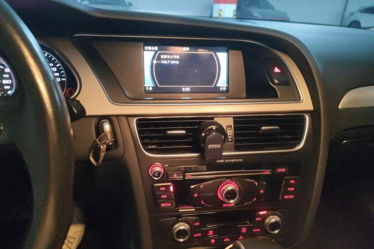 Used Audi A4L 2016 35 TFSI Collector's Edition Automatic Standard Model Audio And AC Panel