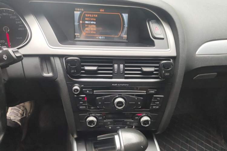 Used Audi A4L 2016 35 TFSI Collector's Edition Automatic Standard Model Audio And AC Panel