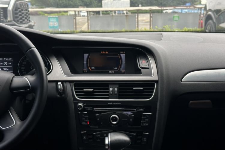 Used Audi A4L 2016 30 TFSI Collector's Edition Automatic Comfort Model Audio And AC Panel